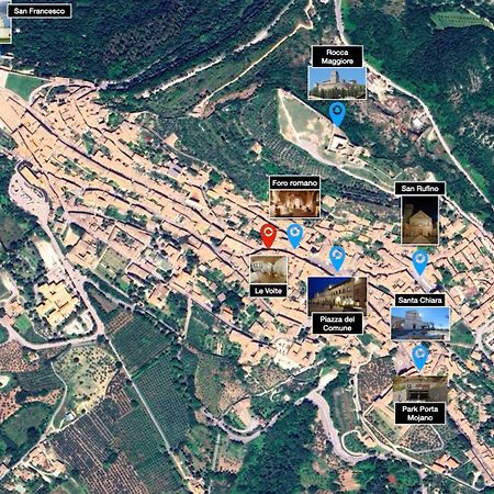 Apartamento Le Volte Di Via Portica Asís Exterior foto